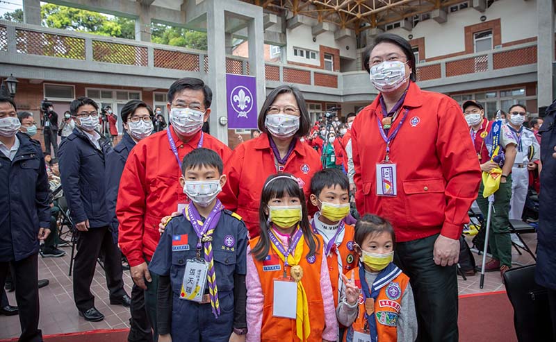 身兼中華民國童軍總會會長的總統蔡英文,今年3月參加35童軍節慶祝活動。圖/翻攝蔡英文臉書