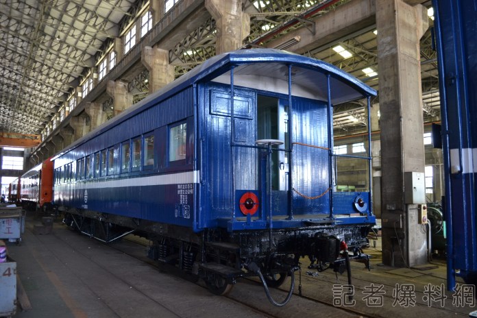 台鐵百年木造車廂TPK2053號 再現潮州鐵道園區