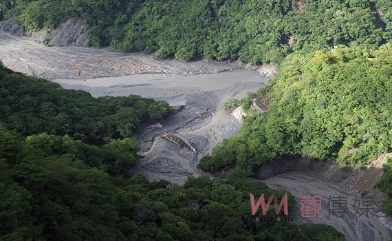 卡努風災嚴重,林業署南投分署空勘萬大溪集水區及聯外道路