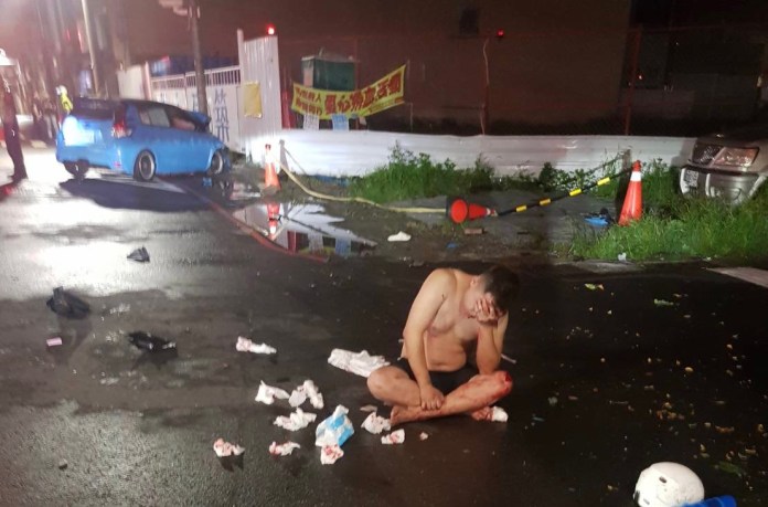 (撞擊片) 自小客追撞停等紅燈機車 酒駕男爛醉倒地 騎士慘死 65 A0F9ED11 AE20 4137 9320 18943CFC3FD3 | 社會 社會 記者爆料網