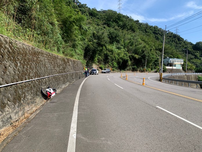 台3線苗栗獅潭段大型重機過彎自摔 騎士送醫不治 65 | 社會 社會 記者爆料網