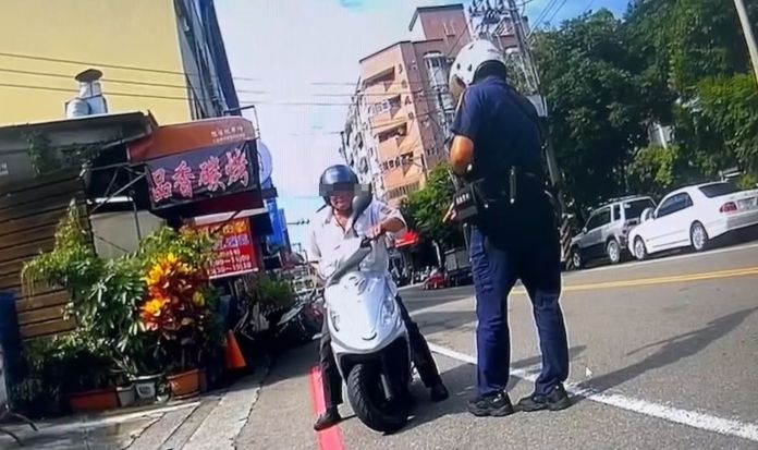 (酒駕拒盤查落跑遭逮捕片)酒駕騎士拒盤查逃逸 警追逐壓制逮捕 73 | 社會 社會 記者爆料網