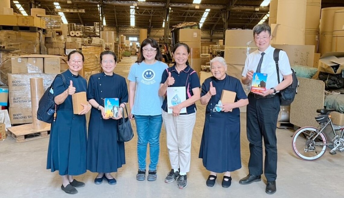 立重紙業與慈濟合作共善  薛淑真善愛鋪道做公益