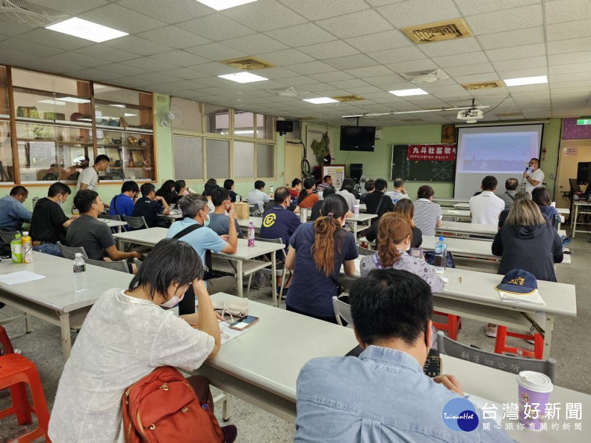 桃園資源回收業者齊聚法規說明會