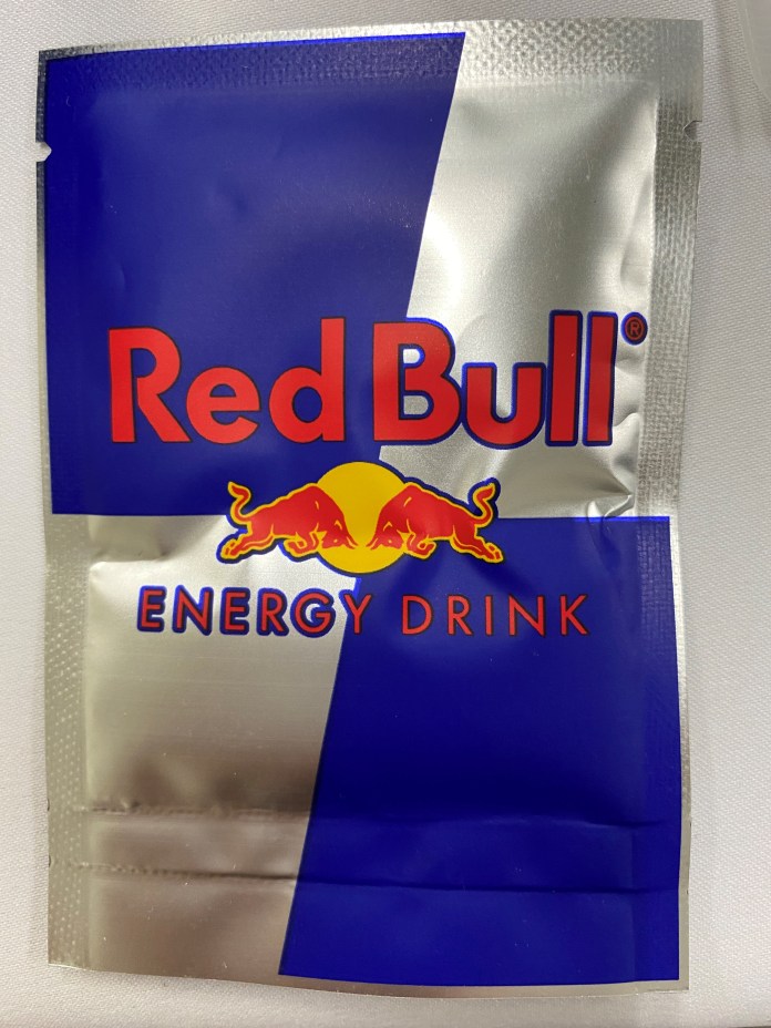毒品外包裝假冒Red Bull機能飲料 鐵工廠小開販毒被捕 76 2 5 | 社會 社會 記者爆料網