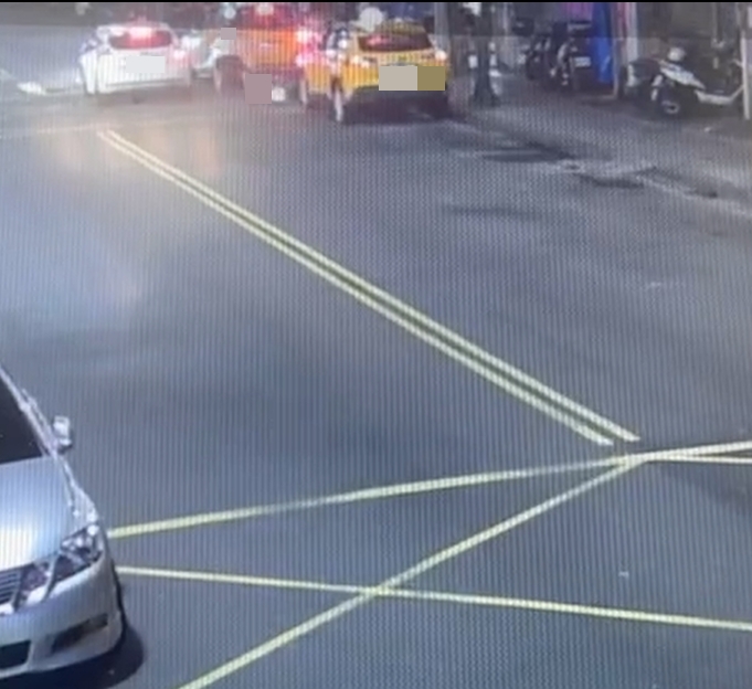 疑詐團黑吃黑當街擄人搶錢 汐止警赴桃園蘆竹逮4煞 66 411 5 | 社會 社會 記者爆料網