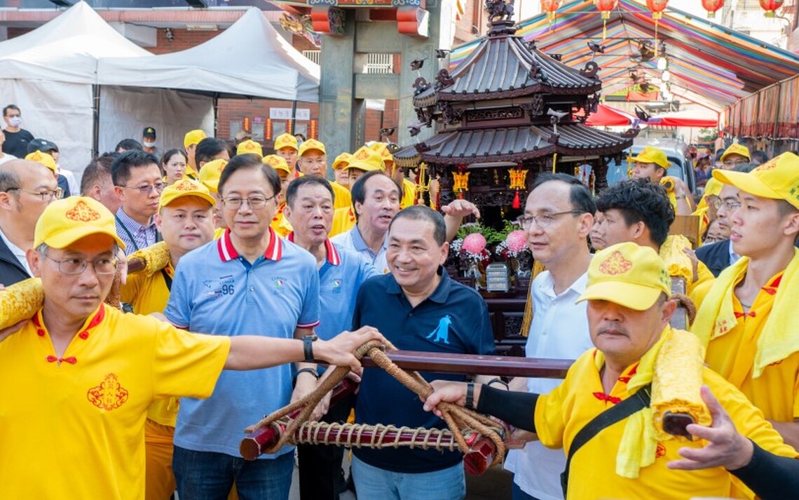大溪普濟堂關聖帝君聖誕慶典 張善政與在地社頭遶境祈福