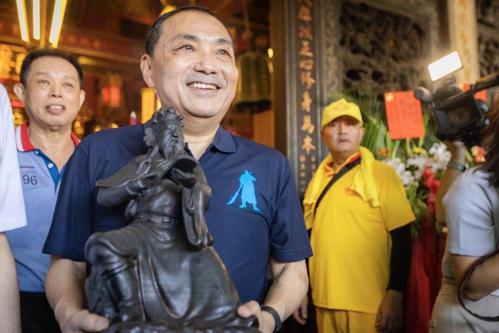 恭請蔣經國所贈關公像登轎 侯友宜:讓台灣無戰事 278 恭請蔣經國所贈關公像登轎 侯友宜:讓台灣無戰事 277
