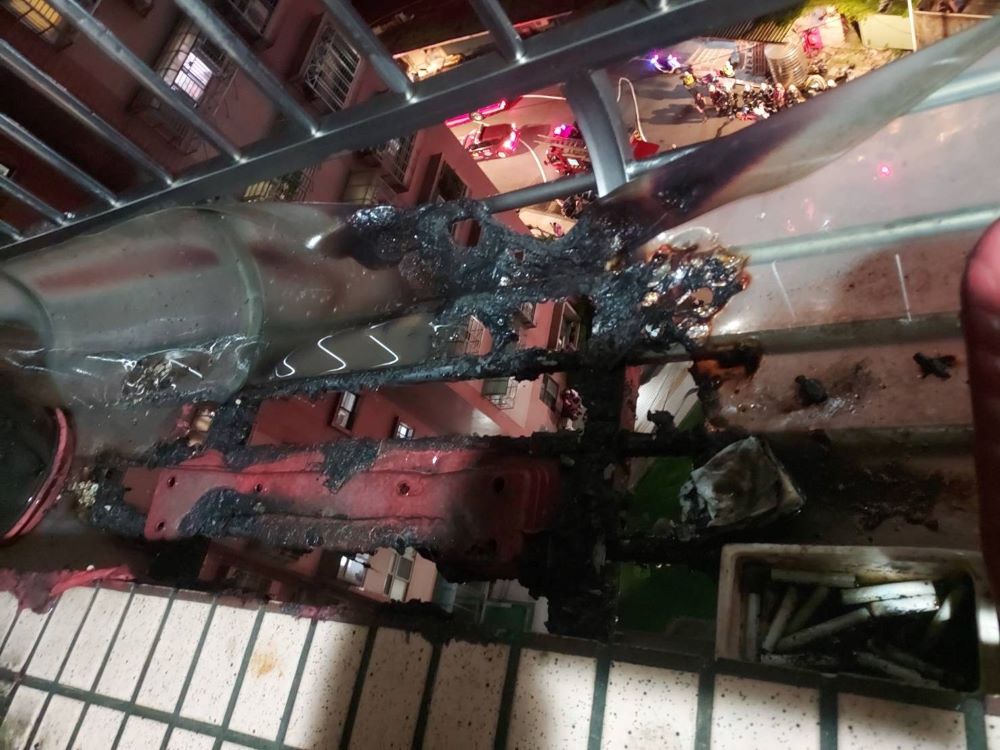 板橋住宅大樓火警   疑陽台堆放雜物起火