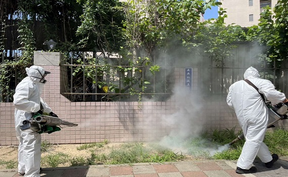 竹市通報登革熱快篩陽病例 市府火速完成環境清消