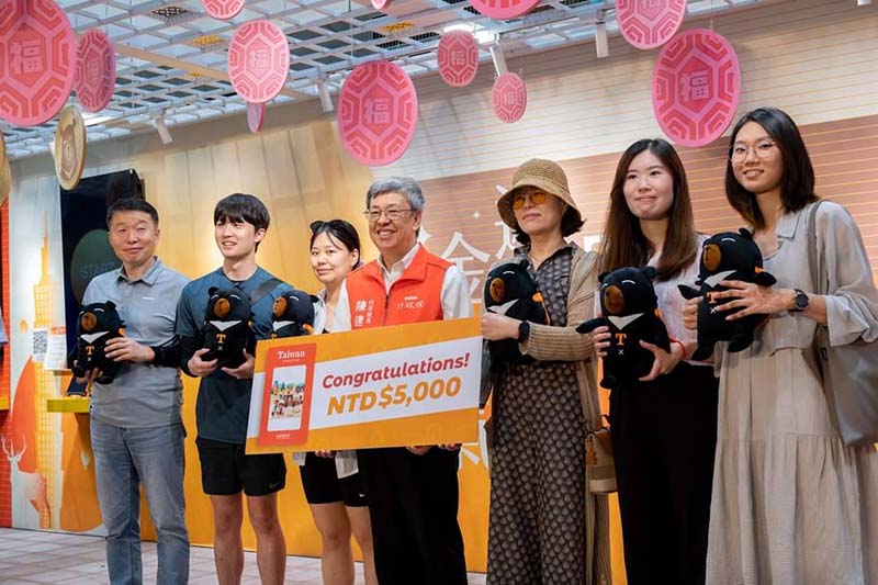 拚觀光爭取陸客,行政院長陳建仁11日宣布,先開放旅外陸客來台。圖/取自陳建仁臉書