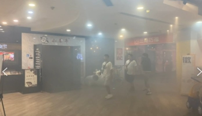 嘉義家樂福小蒙牛烤盤起火! 地下室濃煙四竄民眾驚恐逃生 2 小蒙牛 火警