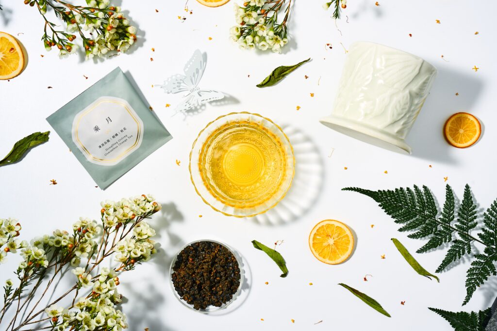 配合極具中秋詩意的大師茶花果茶系列_乘月,內為桂花柑橘烏龍茶