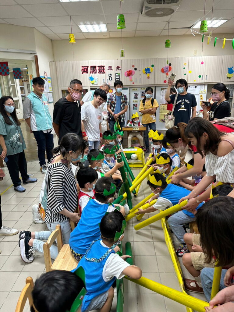 畢業典禮結合闖關活動,熱鬧歡樂