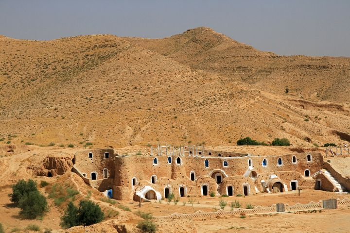 許多旅人帶著朝聖的心情踏上瑪特瑪它這塊土地,感受星際大戰天行者降臨地球,對地球的第一眼印象。 圖:晴天旅遊/提供