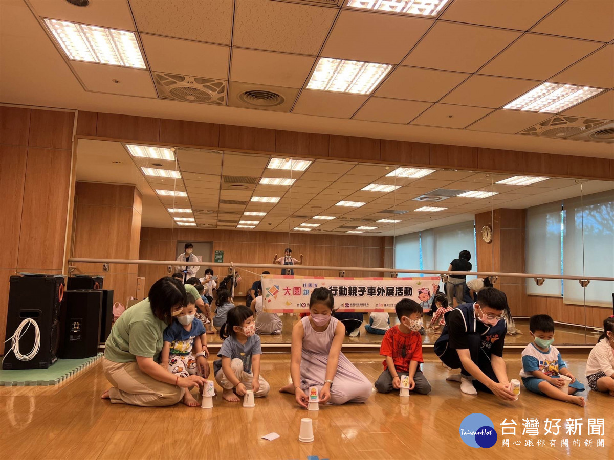 「一起作書來玩吧!」 長庚醫院舉辦 親子手作繪本活動
