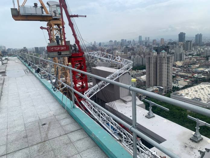 完成計畫備查 中市興富發文心愛悅案塔吊8/14起拆除 86 1 11 | 社會 社會 記者爆料網