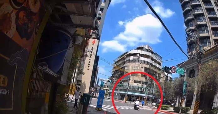 內湖男無視號誌穿越馬路被抓包 警一查槍擊通緝犯 74 311 7 | 社會 社會 記者爆料網