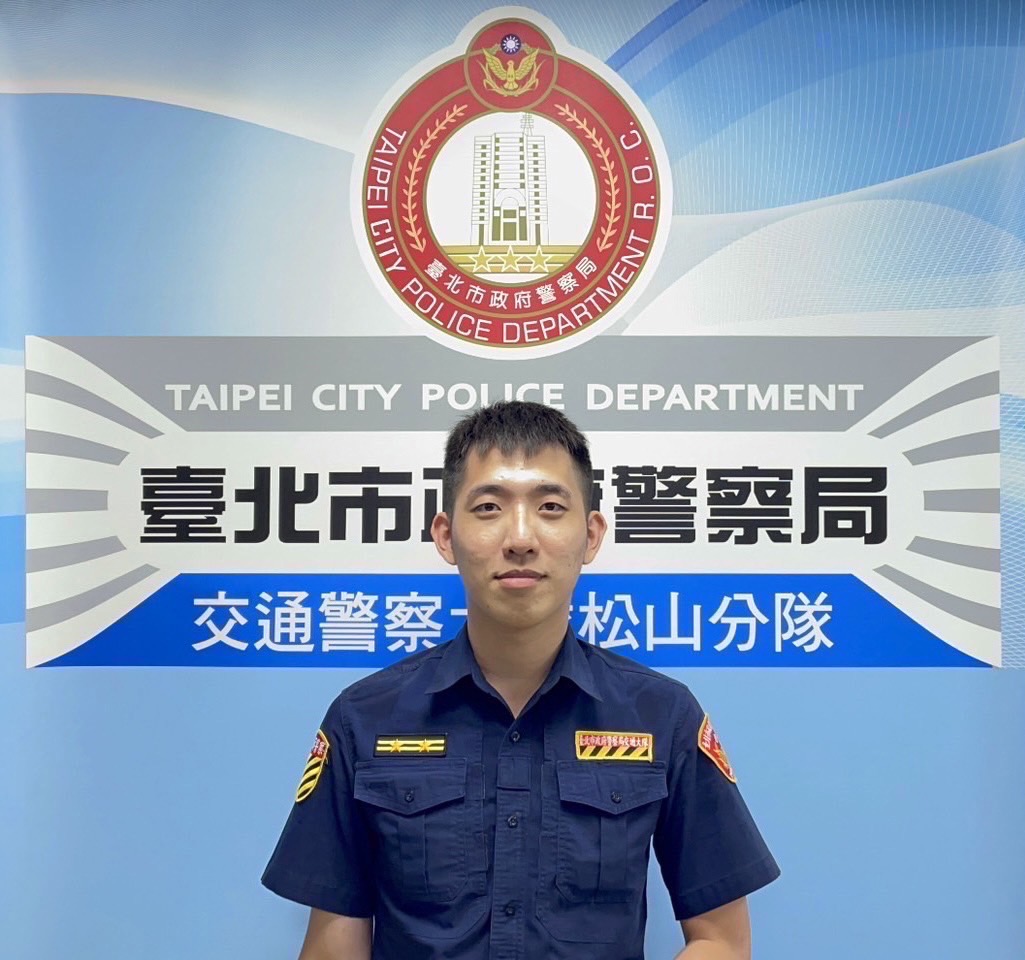 松山交通分隊長王偉宇說明。（記者林金聖翻攝）