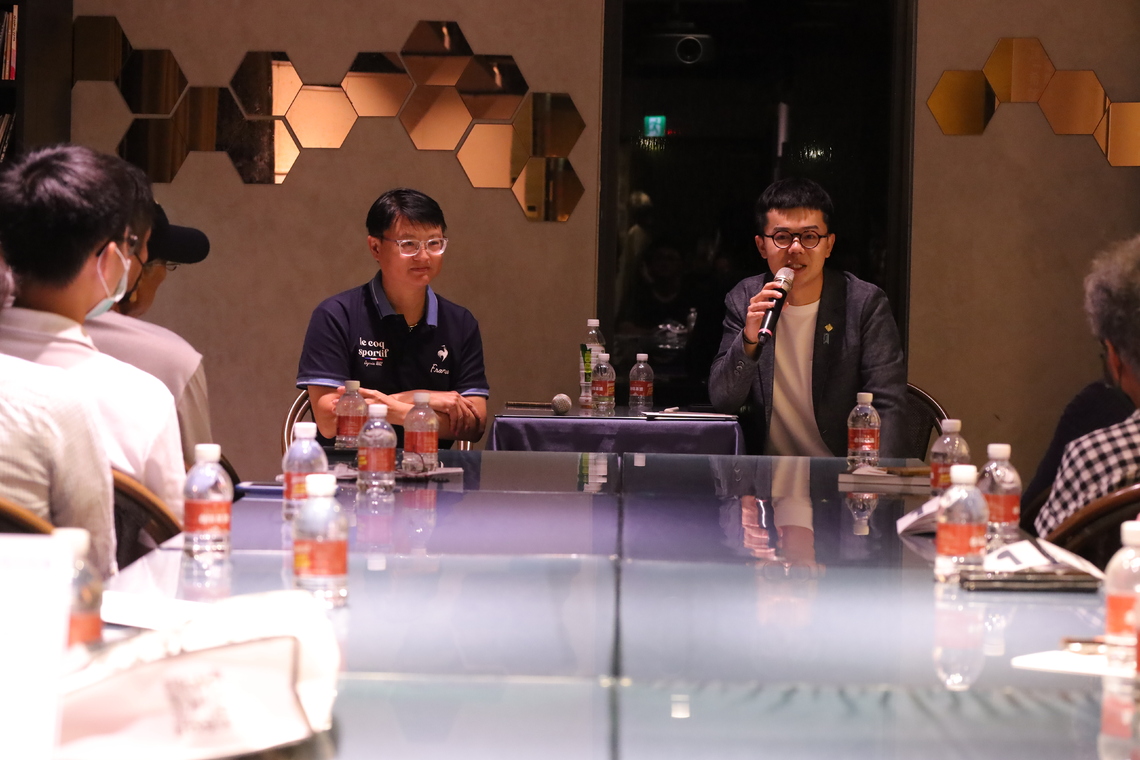 漾新聞|《在黑暗中動身》新書發表 陳奕齊攜手張博洋推「台灣本土第二隻腳」