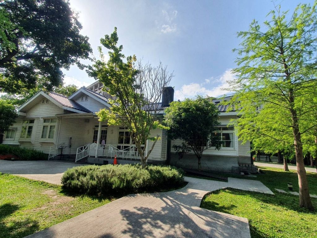美軍宿舍群美式鄉村風格已成為遊客熱門的美食餐廳打卡景點。(圖/台北市政府提供)