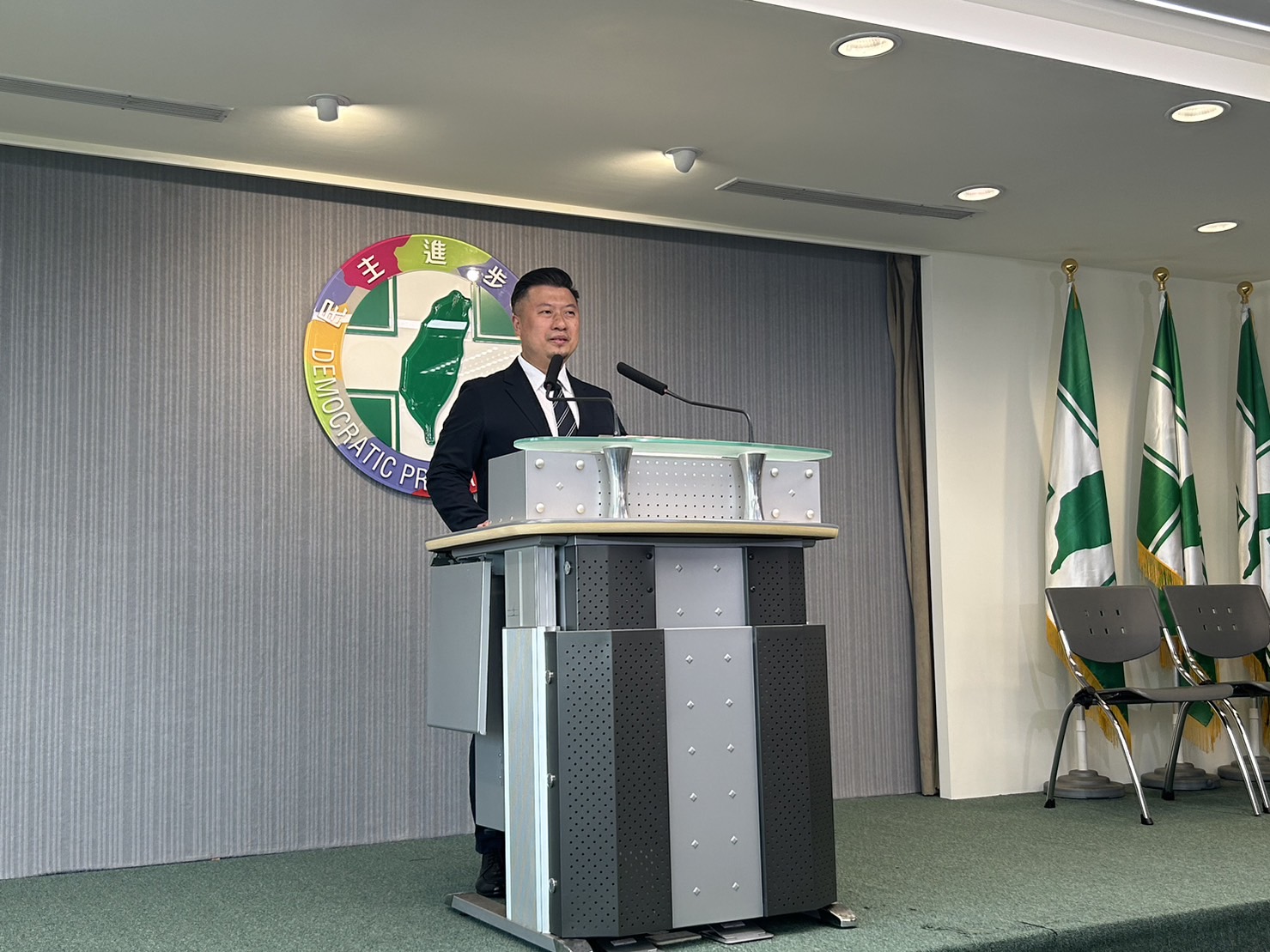 柯拜訪「海線大老」民進黨：選舉到牛鬼蛇神都回來了 313