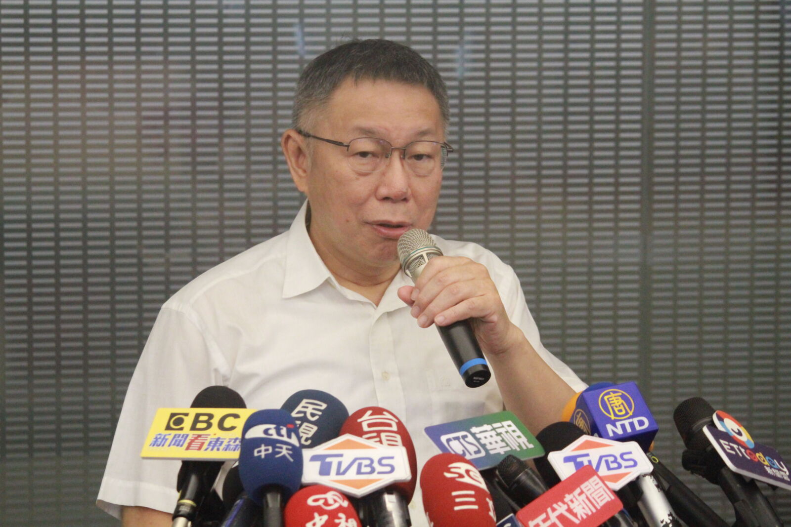 邱顯智批見林水樹以黑養白 柯文哲:非常反對亂貼標籤 310 民眾黨總統參選人柯文哲。(方炳超攝)