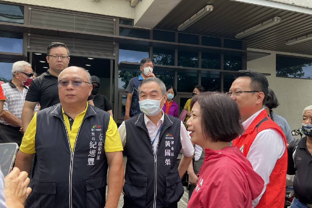 林右昌台中視察遭里長抗議未告知 民代:未來爭取共榮 304 林右昌台中視察遭里長抗議未告知 民代:未來爭取共榮 303