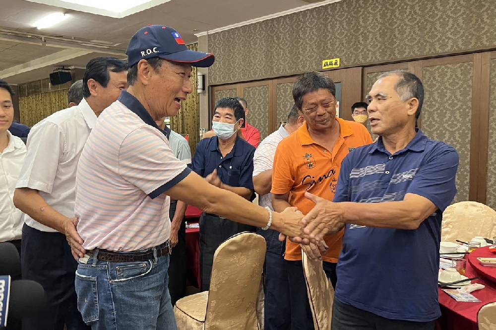 【郭台銘餐會2-2】里長訴求反貪汙、拚經濟 民代同聲:挺會做事的人 284 【郭台銘餐會2-2】里長訴求反貪汙、拚經濟 民代同聲:挺會做事的人 283