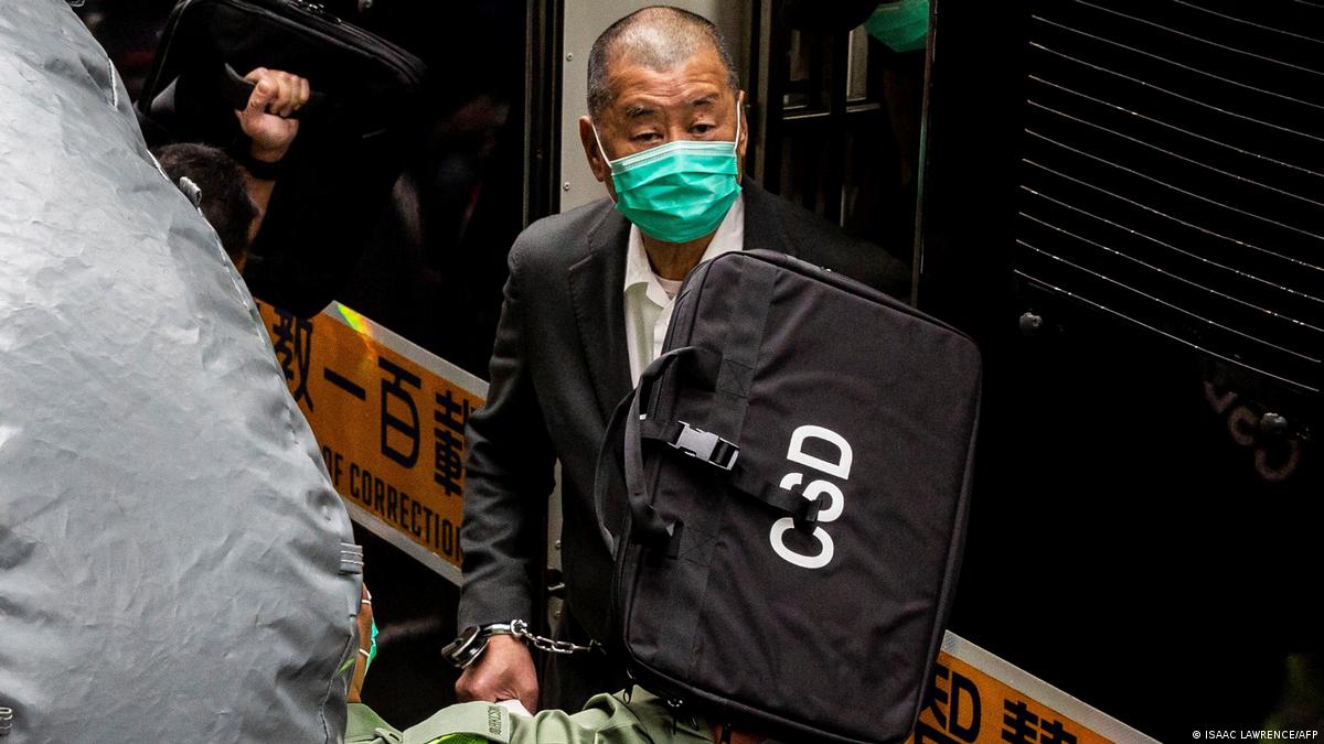 黎智英和另外6位香港民運人士，被控組織及參與未經批准集結罪。(圖／翻攝自美聯社)