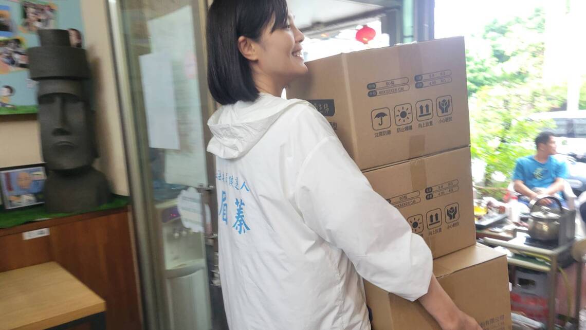 漾新聞|災情比921還嚴重!李眉蓁攜手林芳伃募集50萬民生物資送南投仁愛鄉