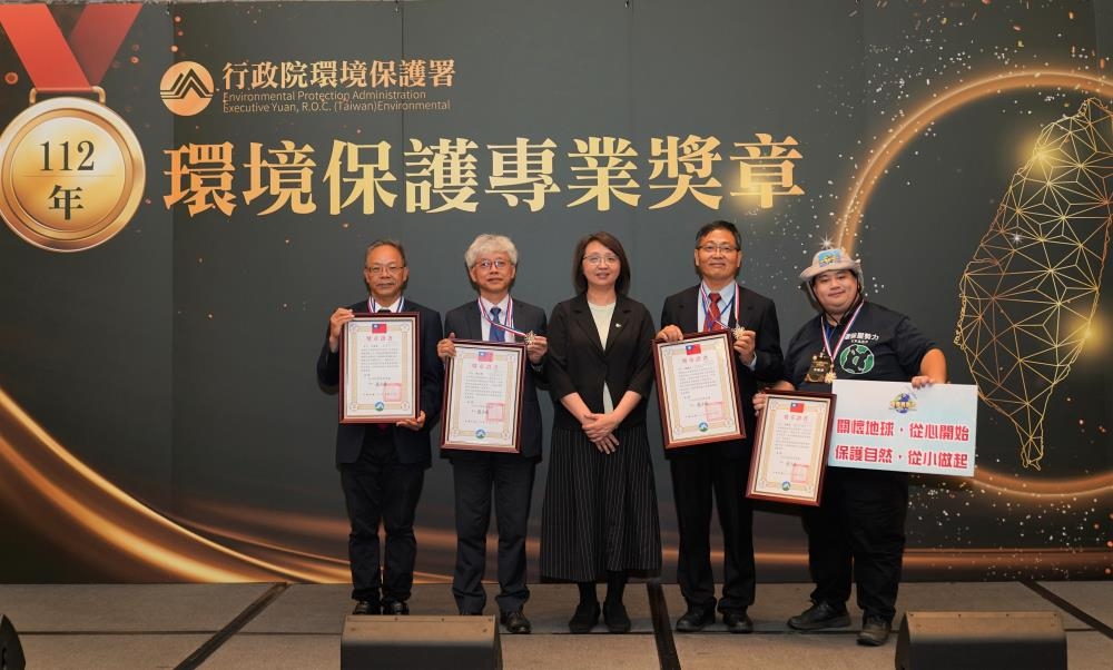 所有獲獎者與王雅玢副署長大合照（圖：環保署）