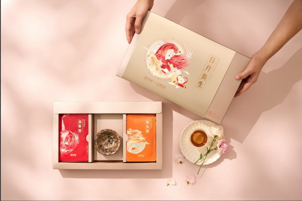 芳茲生技與高人氣角色「醜白兔」聯名推出中秋限量禮盒，其內容包含芳茲滴雞精、滴魚精，跳脫以往華人中秋送禮習慣，陪伴民眾度過最健康溫馨的中秋佳節。（圖／芳茲生技提供）
