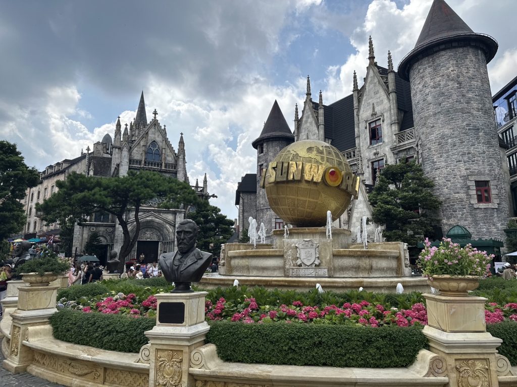 越南遊樂園充滿古堡童話建築氣息。(攝影/許詠程越南拍攝提供)
