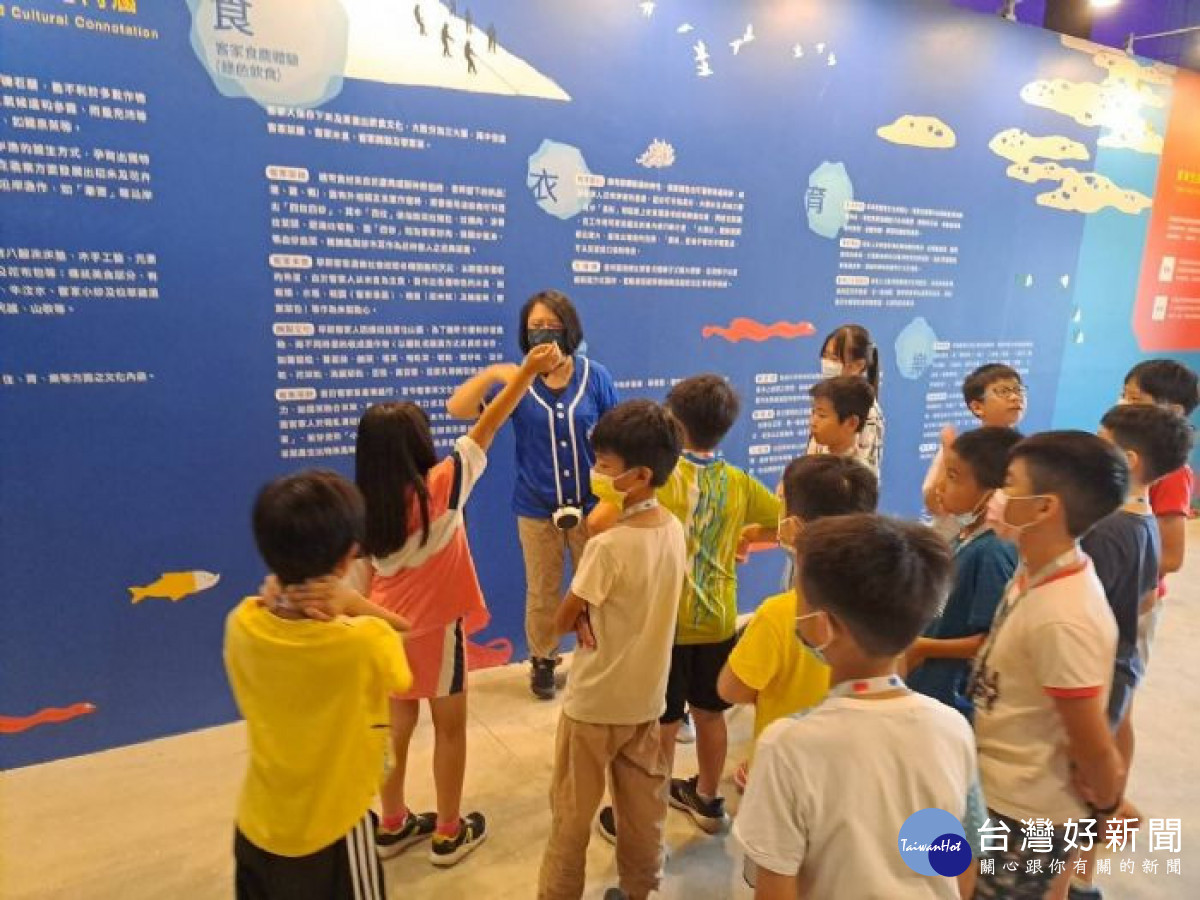 環保局以新屋環境教育園區的「綠色方舟」,作為世客博之衛星展區,提升民眾對於環境保護之意識。<br /><br />