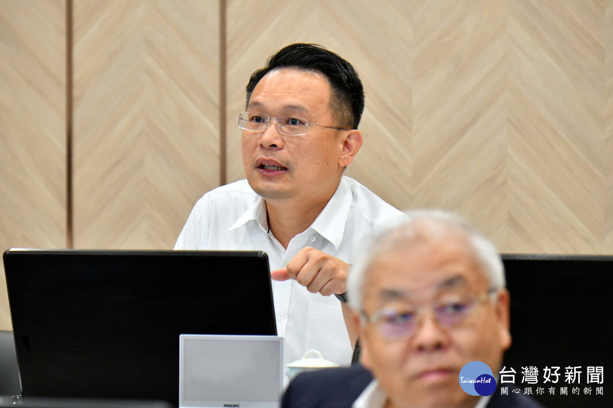 桃園市副市長蘇俊賓出席行政院院會討論《道路交通安全基本法》，呼籲納入噪音管制。<br /><br /> 