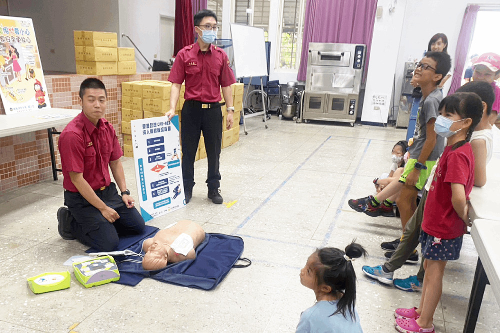 防災防溺從小教起 基市消防局讓小朋友體驗CPR及AED操作 284 防災防溺從小教起 基市消防局讓小朋友體驗CPR及AED操作 283