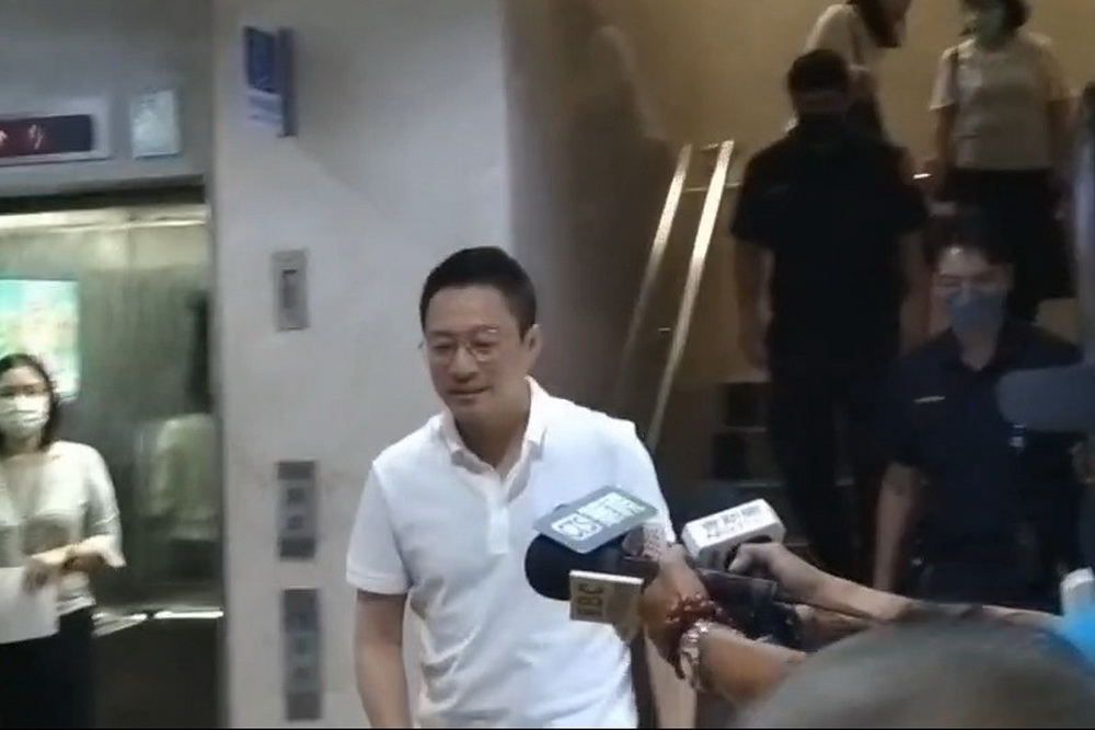 被告違反個資法 汪小菲現身北檢出庭每周都會來台 302 被告違反個資法 汪小菲現身北檢出庭每周都會來台 301