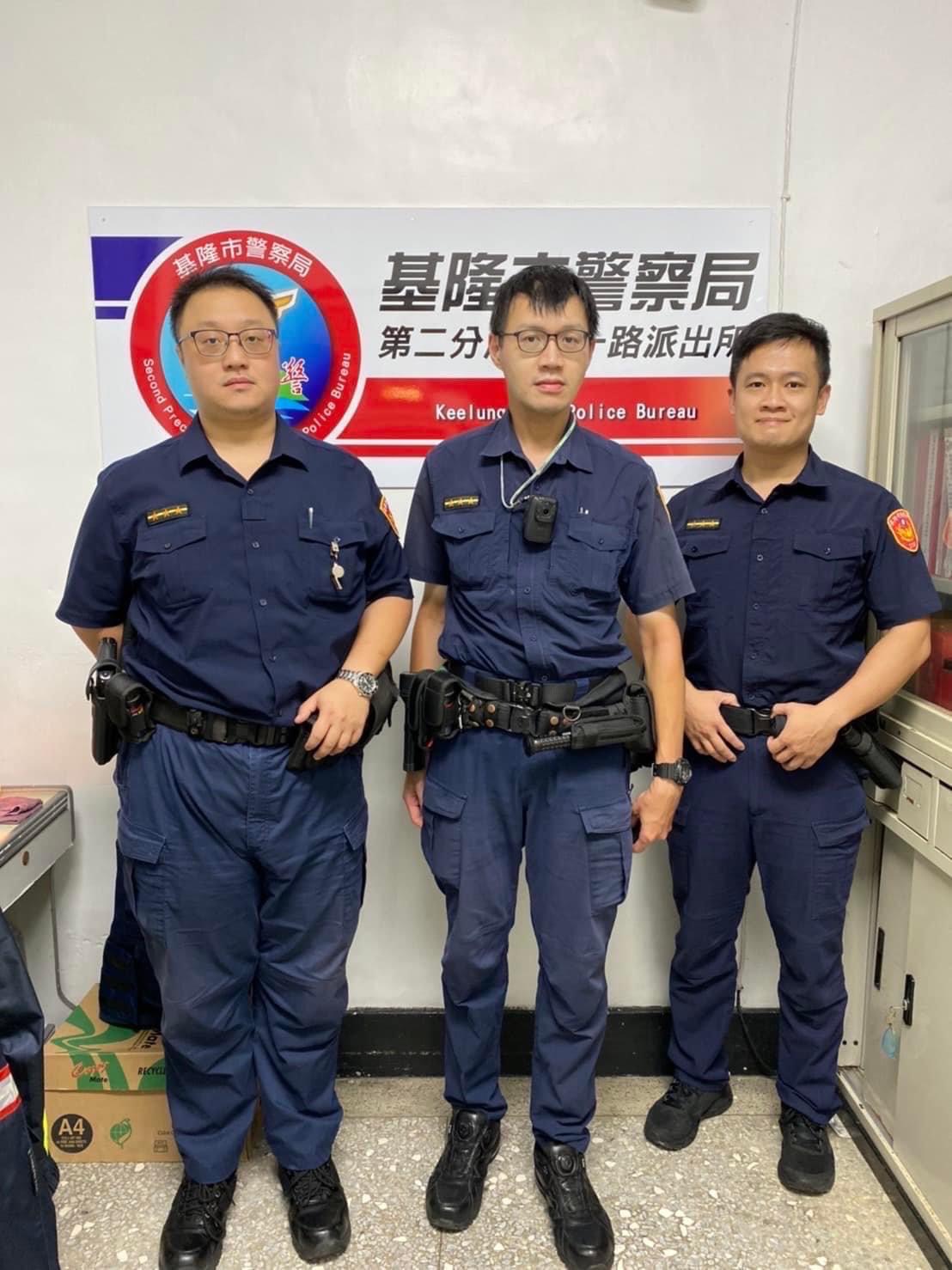 警員潘禹叡(左)、林星辰(中)、鄭旭翔(右)。(記者宋紹誠翻攝)