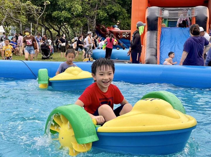 旗津風箏節再度登場 週五加碼小朋友最愛的氣墊水樂園
