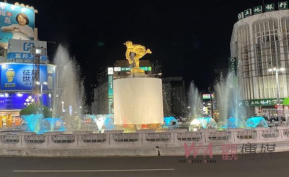 水情燈號解除 中央噴水池恢復七彩燈光變幻噴泉