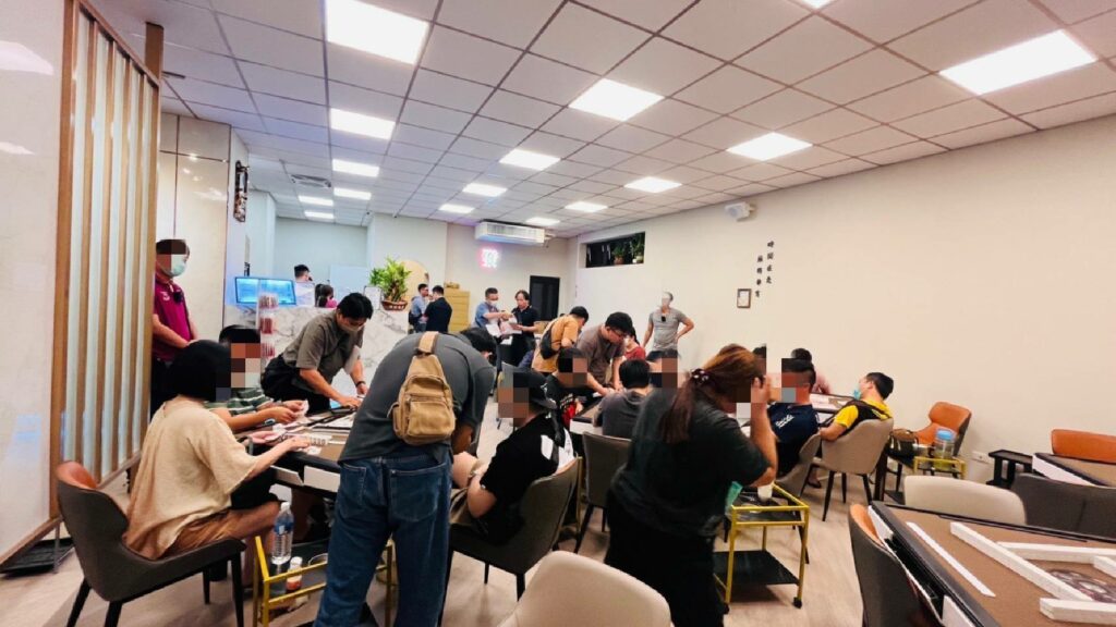 另類「桌遊」?台中大里桌遊休閒館「轉型」麻將賭場 合法掩護非法GG了 67 33662 0 | 社會 社會 記者爆料網