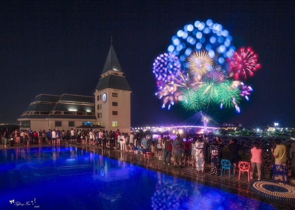 淡水福容_戶外泳池煙火