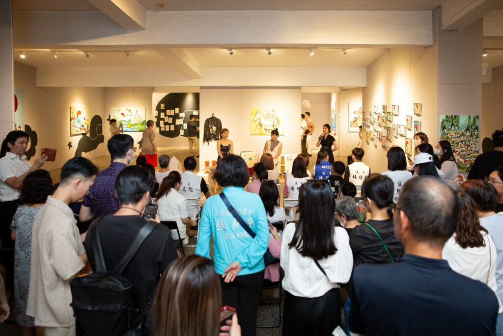 今日0818承億集團攜手當代藝術家寧芮潔舉辦個展發表會