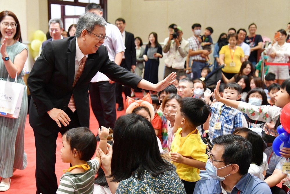 行政院親子日 陳揆:持續推動0到6歲國家養、長照2.0 302 行政院親子日 陳揆:持續推動0到6歲國家養、長照2.0 301