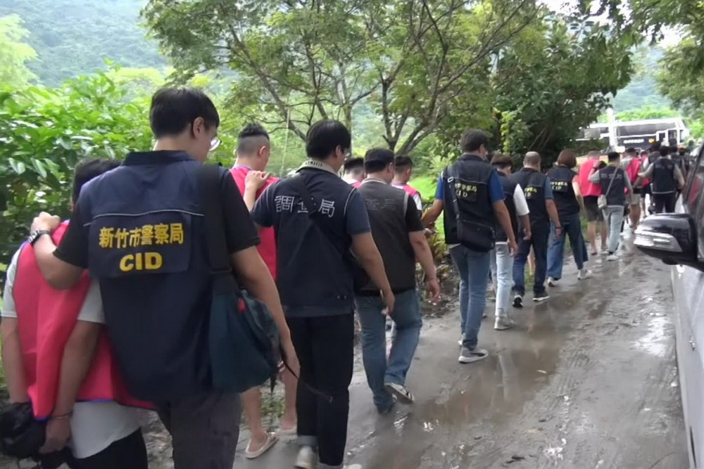 詐團在台扮公安 檢調出擊一鍋端 266 詐團在台扮公安 檢調出擊一鍋端 265