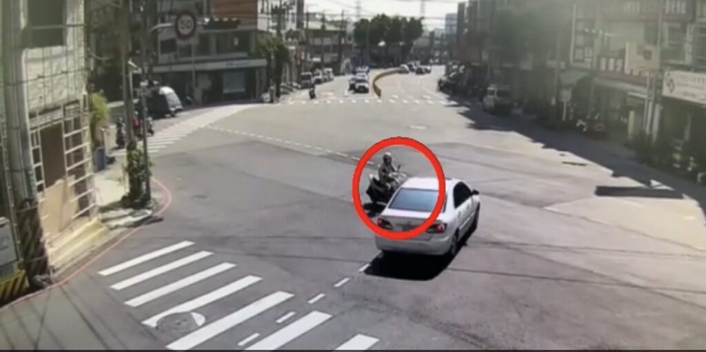 ▲圖說：警方製作機車事故案例宣導影片，直擊各種車禍瞬間           （圖／台中市政府提供）