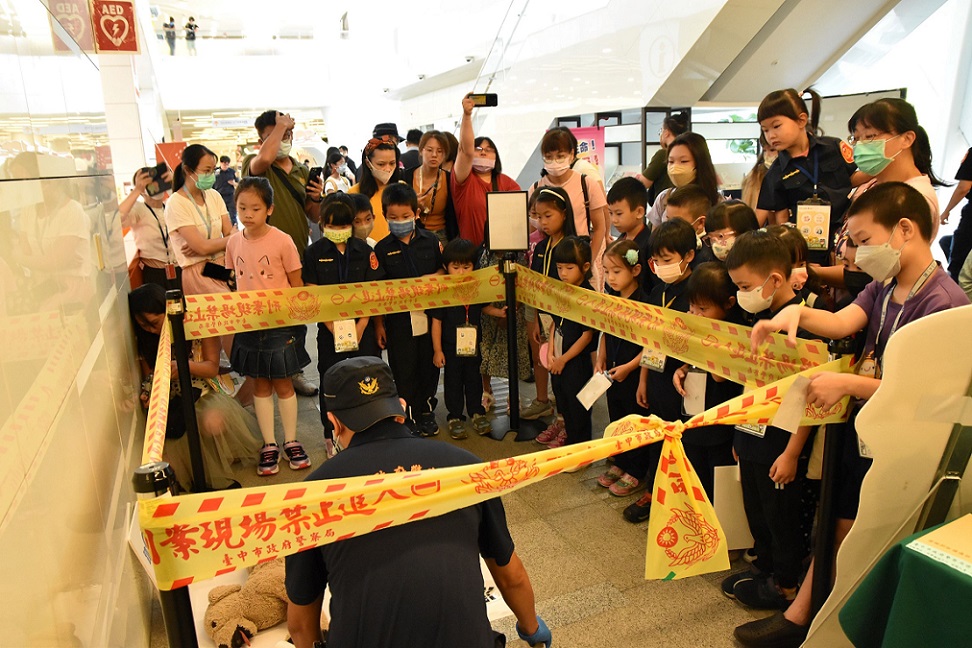 ▲圖說:明察秋毫的小小刑警,隨著跡證逐步找到兇手破案 (圖/台中市政府提供)