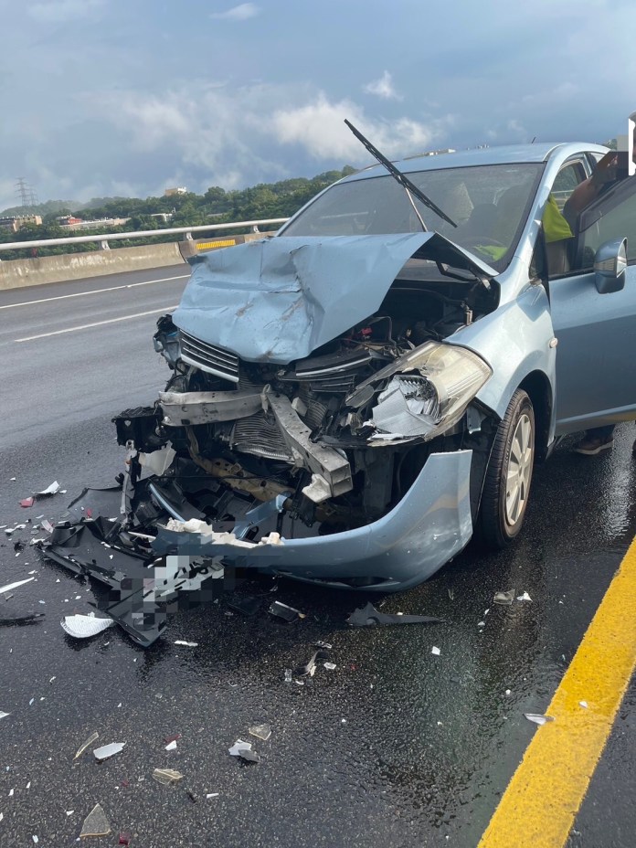 (連環車禍片)13車相撞! 國3北上竹林路段接連5起追撞事故5人受傷 71 | 社會 社會 記者爆料網