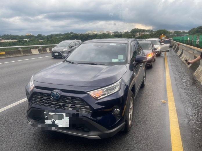 (連環車禍片)13車相撞! 國3北上竹林路段接連5起追撞事故5人受傷 72 | 社會 社會 記者爆料網